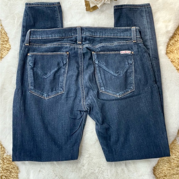 Hudson Women’s Jeans Medium wash. Jeans have stretch! Good Shape. Size 29 - Picture 3 of 5